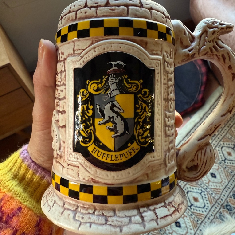 NWT - Warner Bros. Harry Potter Hufflepuff Crest Mug - Yellow, Black, and Cream